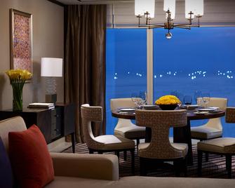 سولير ريزورت إنترتينمينت سيتي - باراناكوي ستي - غرفة طعام