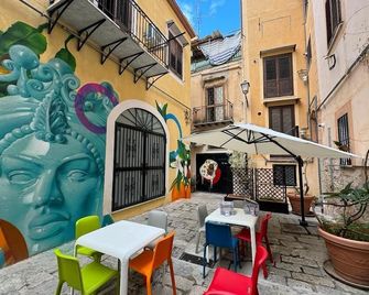 Cortile dei Giusti - combo guesthouse - Palermo - Patio