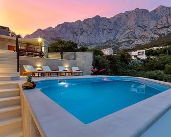 Villa Vivace with pool - ברלה - בריכה