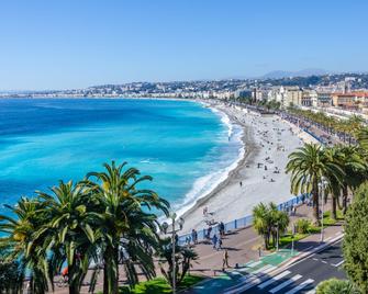 Holiday Inn Nice - Nice - Beach
