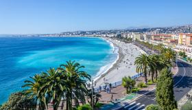 Holiday Inn Nice - Nice - Beach