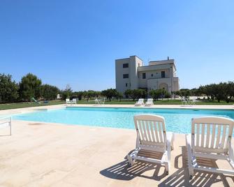 Double Pomegranate - Carmiano - Piscina
