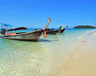 Dusit Thani Krabi Beach Resort - Krabi - Beach