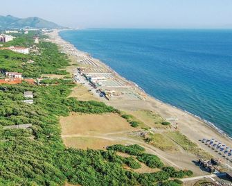 Awesome home in Baia Domizia S.Aurunca - Baia Domizia - Edificio