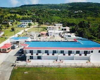 Beautiful Fully Furnished Studio across PauPau Beach - San Roque