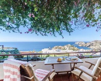 Pela Mare Hotel - Agia Pelagia - ระเบียง