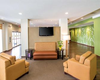 Sleep Inn And Suites Haysville - Haysville - Lobby