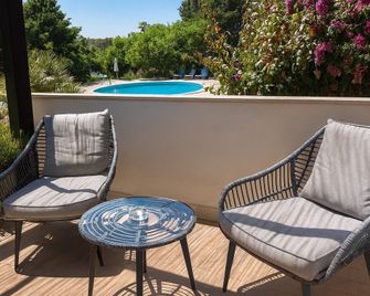 Torre Dantona Country Hotel - Pozzallo - Patio