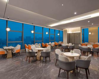 Ramada Encore by Wyndham Dongguan Houjie - Dongguan - Ресторан