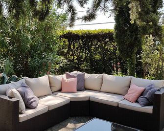 Villa Thebaïde Chambres d'hôtes - Laudun-l'Ardoise - Patio