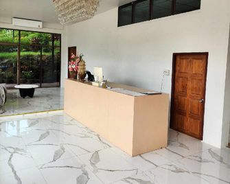 โรงแรมควีนส์ - Tha Kham - แผนกต้อนรับส่วนหน้า