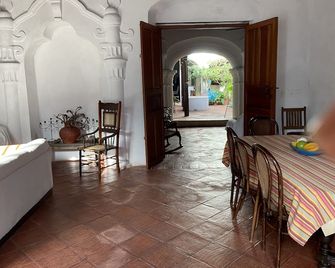 Casa Digna #2 y 3 - Colonial house in the heart of Getsemani - קרטחנה דה אינדיאס - חדר אוכל