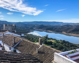 Rural house in the castle Castellar with panoramic view (sea and natural park) - Castellar de la Frontera