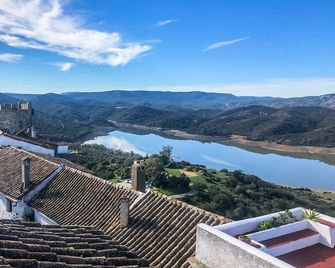 Rural house in the castle Castellar with panoramic view (sea and natural park) - Castellar de la Frontera