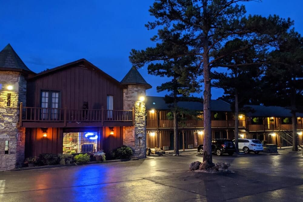 كانتري ماونتن إن - إيوريكا سبرينغس - مبنى