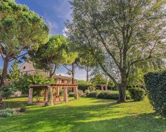 Farmhouse in Marsciano with Pool and Vineyards - Marsciano - Außenansicht
