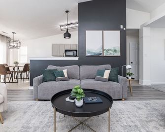 Stylish Ranch near Grand Park in Westfield - Lots the Extras! Sleeps 10! - Noblesville - Wohnzimmer