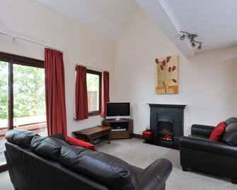Chopin Cottage at Composers at Woodlands - Berwick-Upon-Tweed - Living room