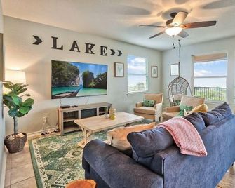 Breathtaking Views and Scenic Terrace - Stunning Hill Country Escape - Canyon Lake - Living room