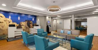 La Quinta Inn & Suites by Wyndham Rapid City - Rapid City - Lounge