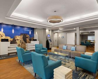 La Quinta Inn & Suites by Wyndham Rapid City - Rapid City - Area lounge