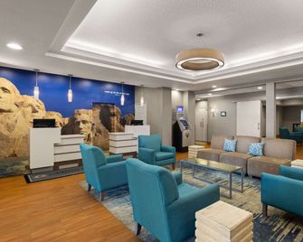 La Quinta Inn and Suites by Wyndham at WaTiki Waterpark - Rapid City - Sala de estar