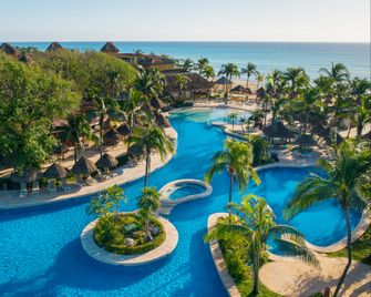 Iberostar Waves Quetzal - Playa del Carmen - Pool
