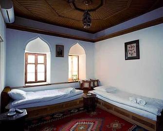 Bosnian National Monument Muslibegovic House - Mostar - Schlafzimmer