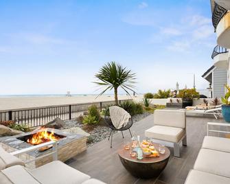Shoreline by AvantStay Spectacular Beachfront Home w Fire Pit Spa Pool Table - San Diego - Balkon