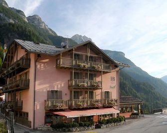 Hotel Barance - Alleghe - Gebouw