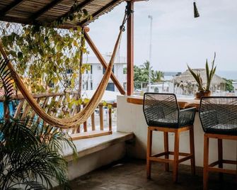 Terraza Puerto Hostel - Puerto Escondido - Balcón