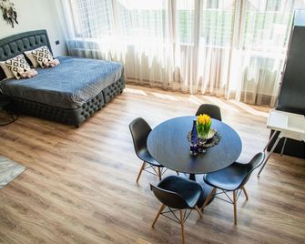 Closer to the Sea - Modern Terrace Stay - Saulkrasti