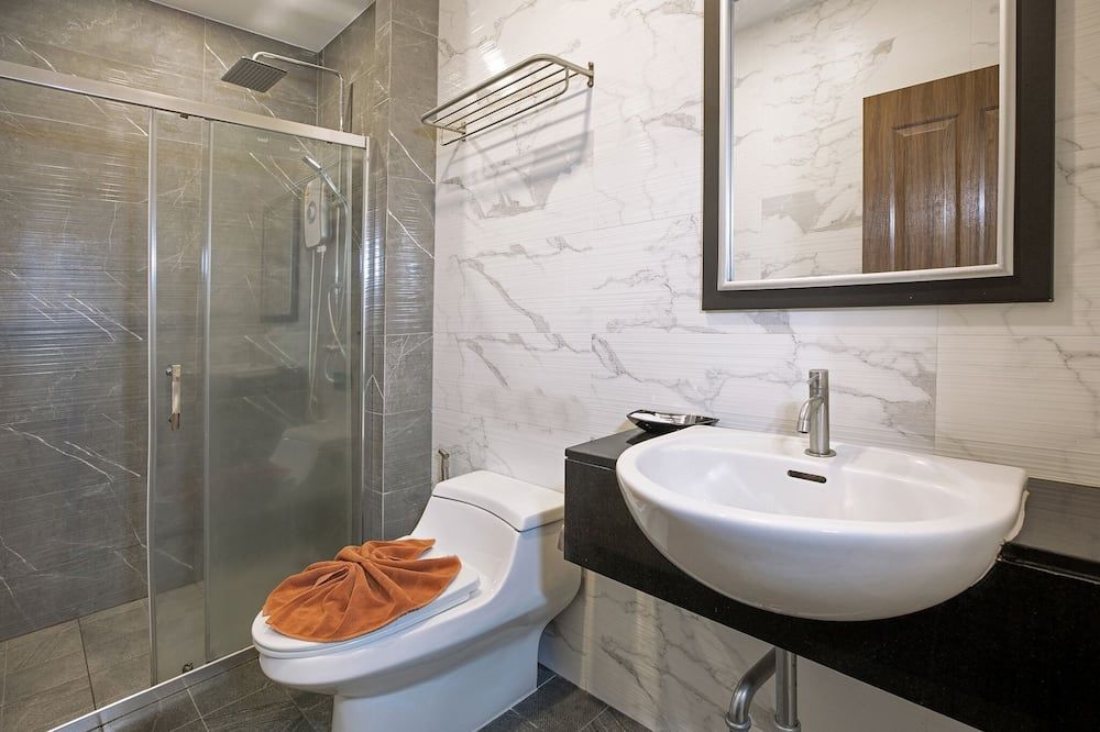 The Bell Airport Phuket Hotel - Sakhu - Badkamer