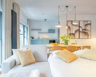 Unique 2-Br Antwerp Apt - Amberes - Sala de estar