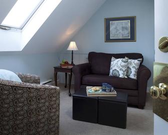 Brewster House Bed & Breakfast - Freeport