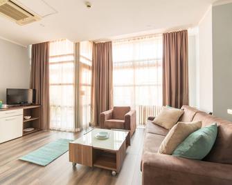 Balkan Hotel Garni - Belgrade - Living room