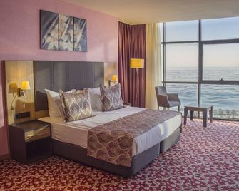 Euphoria Batumi Convention & Casino Hotel - Batum