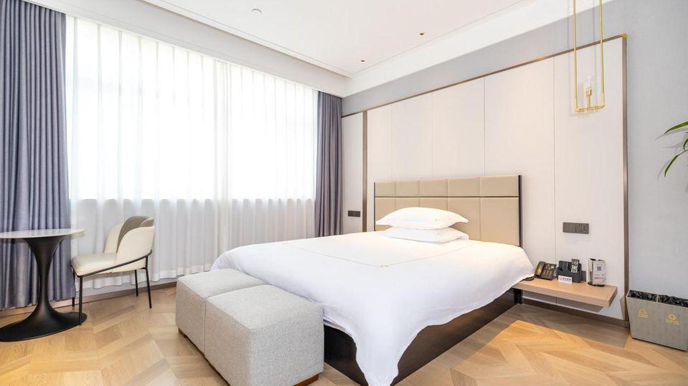 Gaoloumen Hotel
