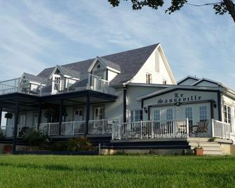 Auberge Seigneurie des Monts - Sainte-Anne-des-Monts - Gebouw