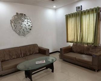 Usha Residency - Bhuj - Living room