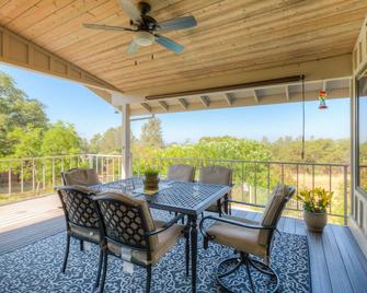Spacious Home With Pool, Bar, Game Room, - Oroville - Balkón