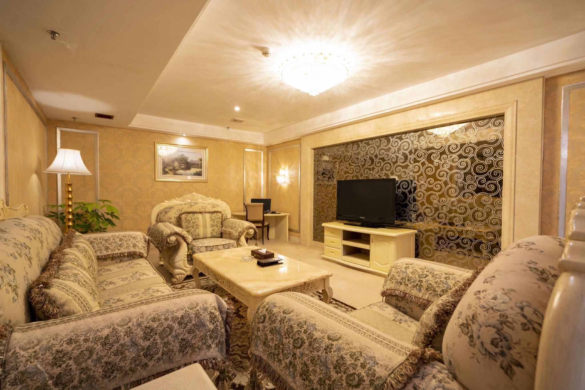 Changjiang International Hotel - Yangjiang - Вітальня
