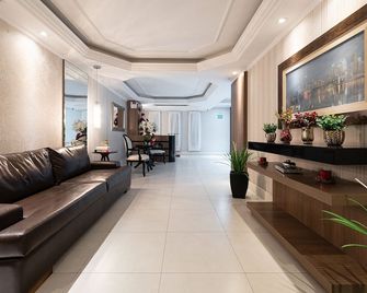 Apto 2Q c/ Garagem e churrasq. 450m do mar EAN503 - Balneário Camboriú - Vestíbul