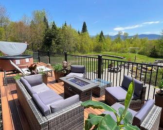 Moose Lodge and Cabins - Carroll - Balcón