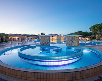 Tirreno Resort - Cala Liberotto - Pool