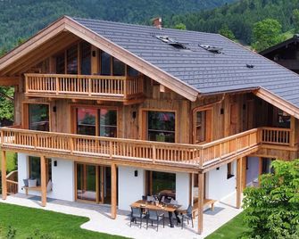 designchalets auf 685 - Reit im Winkl - Gebouw