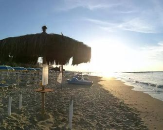 Sea Garden Rooms - Termoli - Strand