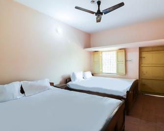 Spot On 49047 Shree Chaitanya Math Bhakti Villas - Nabadwip - Bedroom