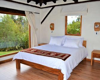 Ilatoa Lodge - Tumbaco - Bedroom