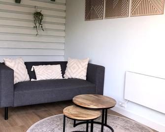 Top studio with air conditioning near Terneuzen, Ghent. Perfect for work and relaxation! - Westdorpe - Living room